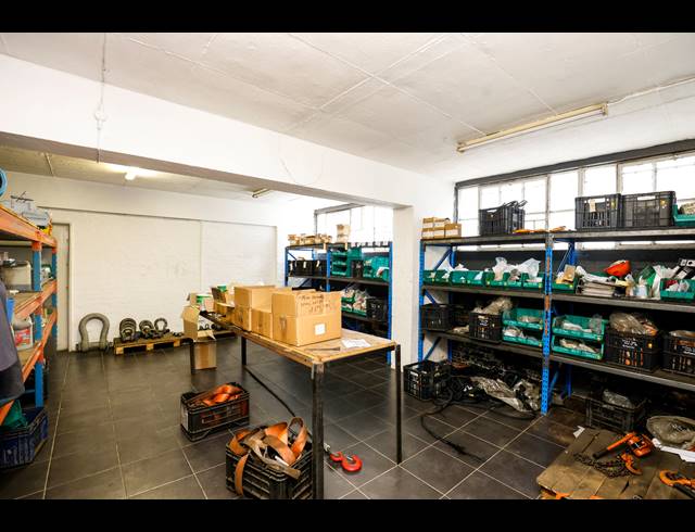 2,575M² WAREHOUSE FOR SALE IN WENTWORTH